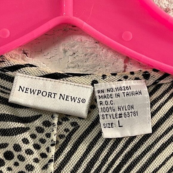 Newport News Animal Print Ruched Blouse Large - Picture 7 of 9